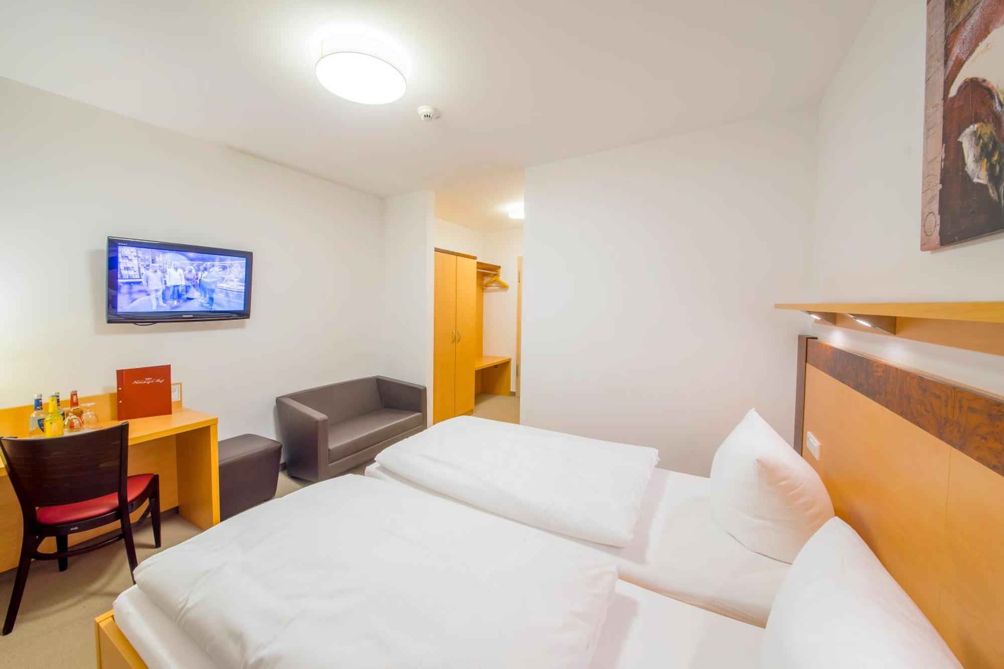 Hotel Nuernberger Hof Ноймаркт  Экстерьер фото